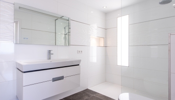 Resa estates Ibiza san Jose te koop villa main bathroom.jpg